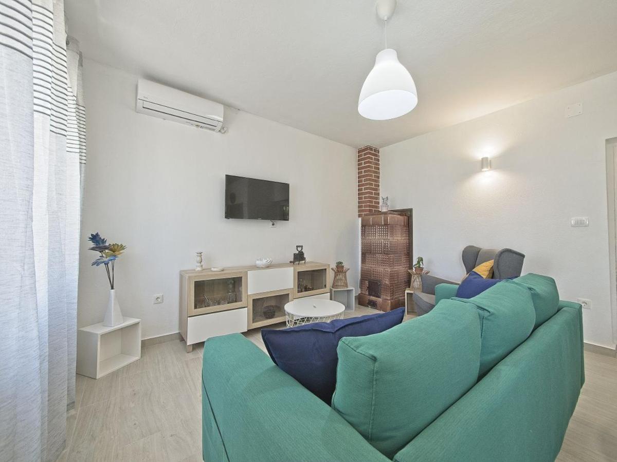 Apartman Nikica 포스티라 외부 사진