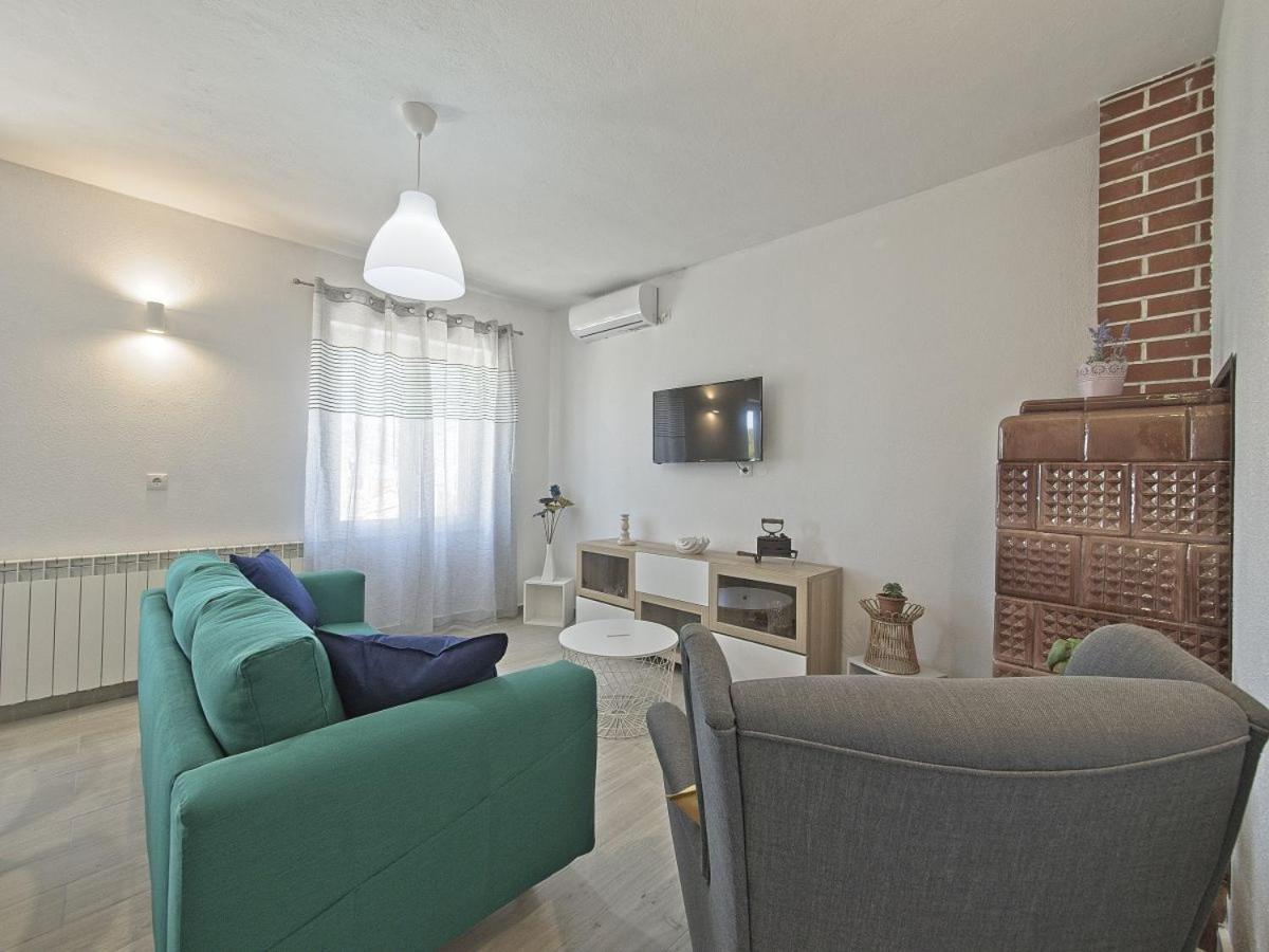 Apartman Nikica 포스티라 외부 사진
