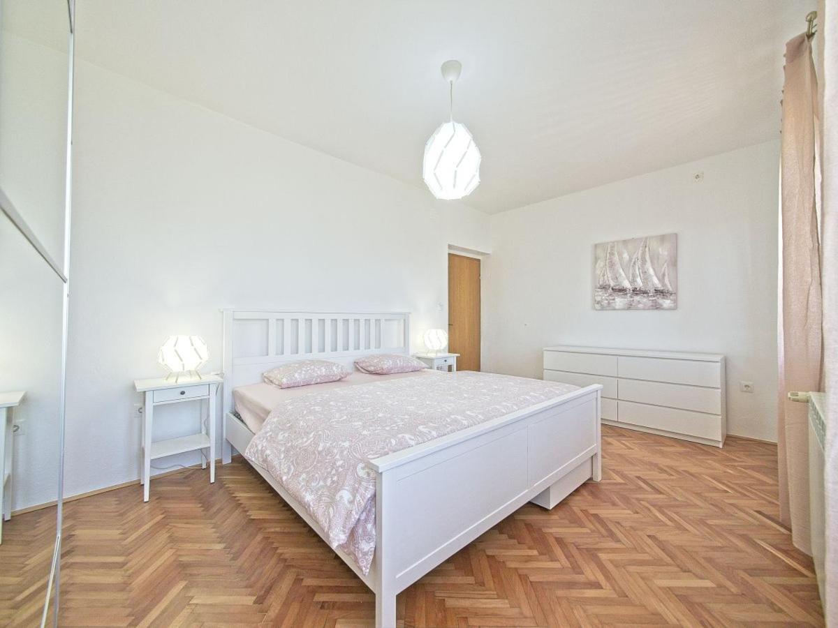 Apartman Nikica 포스티라 외부 사진