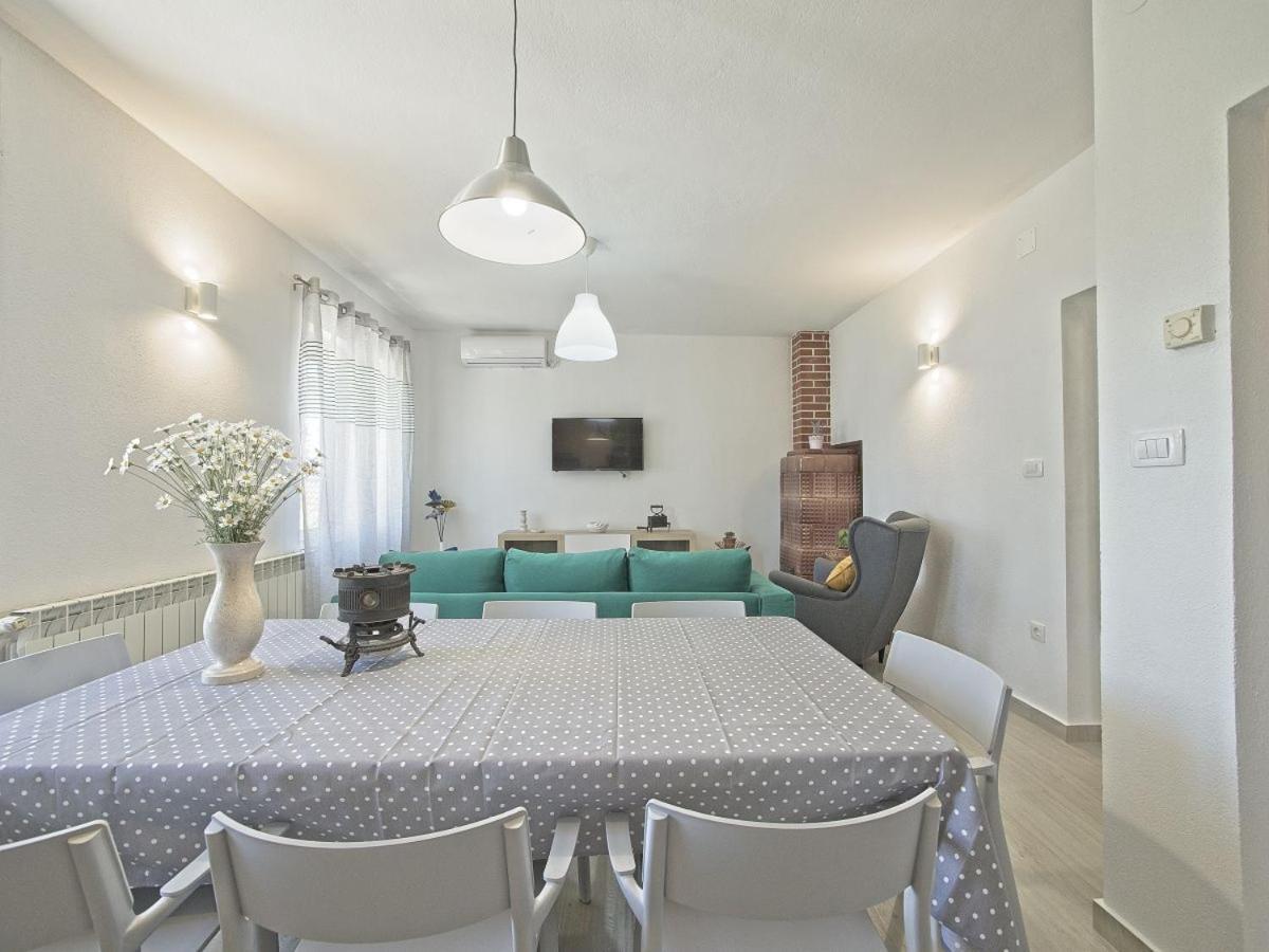 Apartman Nikica 포스티라 외부 사진